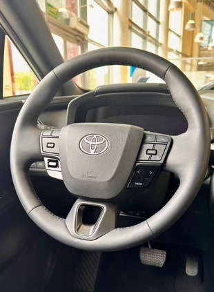 Toyota C-HR cena 146900 przebieg: 8, rok produkcji 2023 z Lębork małe 46